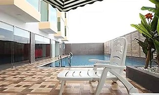 Fabhotel Prime Le Palace