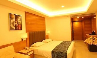 Fabhotel Prime Le Palace