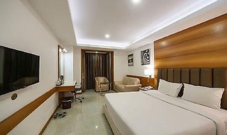 Fabhotel Prime Le Palace