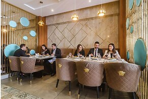 Fabhotel Double Tree