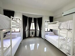 MONTANA Hotel & Hostel Phuket