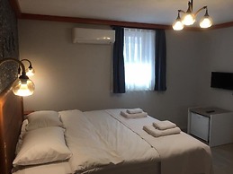 Le Petit Hotel ve Bağ Evi