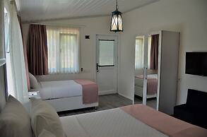 Le Petit Hotel ve Bağ Evi