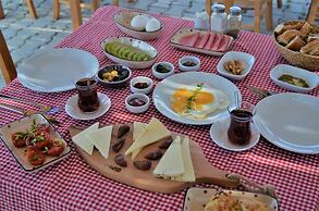 Le Petit Hotel ve Bağ Evi