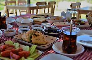 Le Petit Hotel ve Bağ Evi