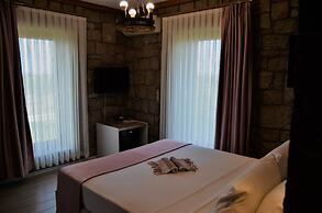 Le Petit Hotel ve Bağ Evi