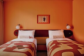 Ember Locke Kensington