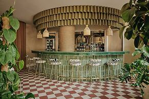 Ember Locke Kensington