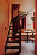 Ember Locke Kensington