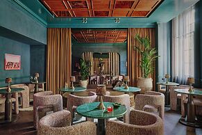 Ember Locke Kensington