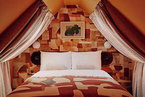 Ember Locke Kensington