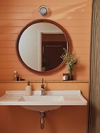 Ember Locke Kensington