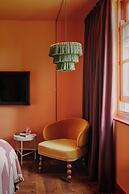 Ember Locke Kensington