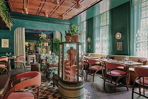 Ember Locke Kensington