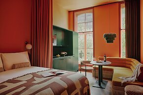 Ember Locke Kensington