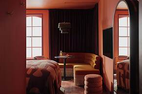 Ember Locke Kensington