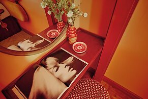 Ember Locke Kensington