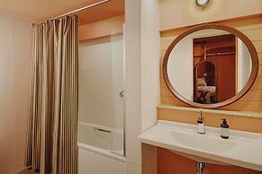 Ember Locke Kensington