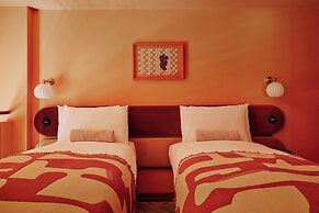 Ember Locke Kensington