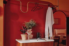 Ember Locke Kensington