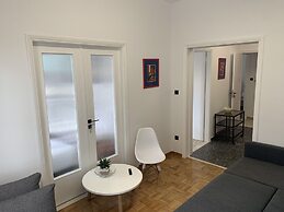 Modern Brand new apt In Athens Centre