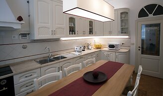 Wine Apartments Florence Bolgheri