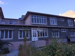Gulmit Tourist Inn
