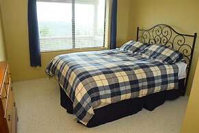 Seven Springs 3 BR Condo, Mountain Views! by RedAwning - Save 10% on 3