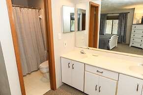 Seven Springs 2 BR Deluxe Condo with Mountain Views by RedAwning - Sav