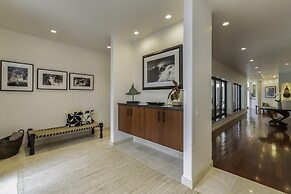 Luxury Zen Retreat 3 Bedroom Home by RedAwning