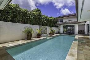 Luxury Zen Retreat 3 Bedroom Home by RedAwning