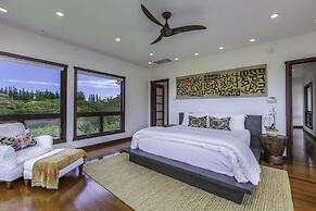 Luxury Zen Retreat 3 Bedroom Home by RedAwning