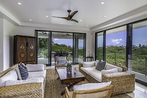 Luxury Zen Retreat 3 Bedroom Home by RedAwning