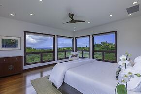 Luxury Zen Retreat 3 Bedroom Home by RedAwning