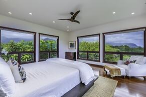 Luxury Zen Retreat 3 Bedroom Home by RedAwning