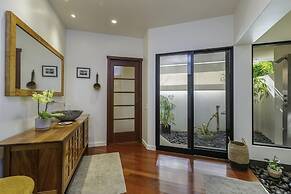 Luxury Zen Retreat 3 Bedroom Home by RedAwning