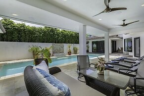 Luxury Zen Retreat 3 Bedroom Home by RedAwning