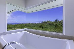 Luxury Zen Retreat 3 Bedroom Home by RedAwning