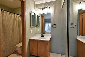 Seven Springs Sunridge 3 BR Condo, Sleeps 10! by RedAwning - Save 10% 