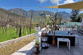 Amalfi Coast Countryside With Jacuzzi and Garden