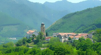 Amalfi Coast Countryside With Jacuzzi and Garden