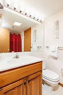 Seven Springs Stoneridge 3 BR Condo, Private Deck by RedAwning - Save 