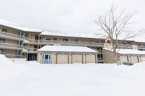 Seven Springs Stoneridge 3 BR Condo, Private Deck by RedAwning - Save 