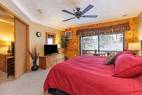 Seven Springs Stoneridge 3 BR Condo, Private Deck by RedAwning - Save 