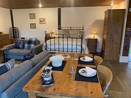 The Lodge - Peaceful Relaxing Hideaway