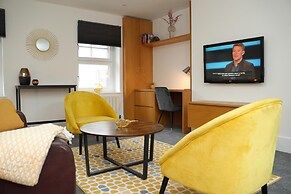 Charming 1-bed & Balcony Flat in Merthyr Tydfil