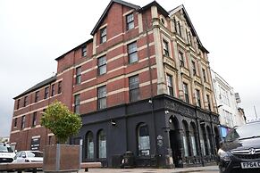 Charming 1-bed & Balcony Flat in Merthyr Tydfil