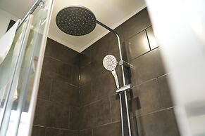 Charming 1-bed & Balcony Flat in Merthyr Tydfil