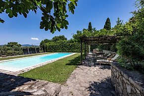 Countryside Villa With Pool