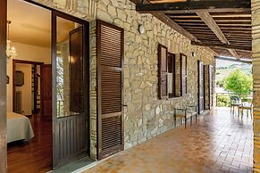 Countryside Villa With Pool